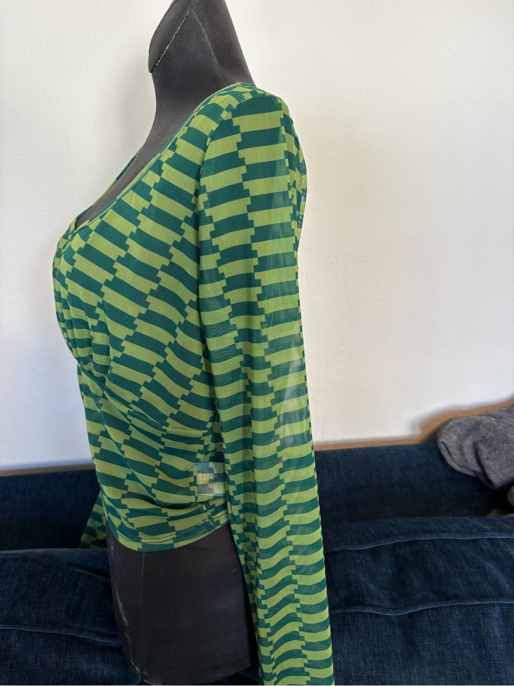 Lisa Says Gah Fall 2021 Green Cropped Mesh Long Sleeve Top Size L - Picture 6 of 8